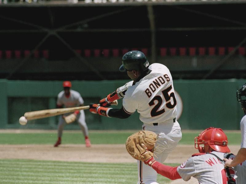 San Franciso Giants' Barry Bonds goes to bat