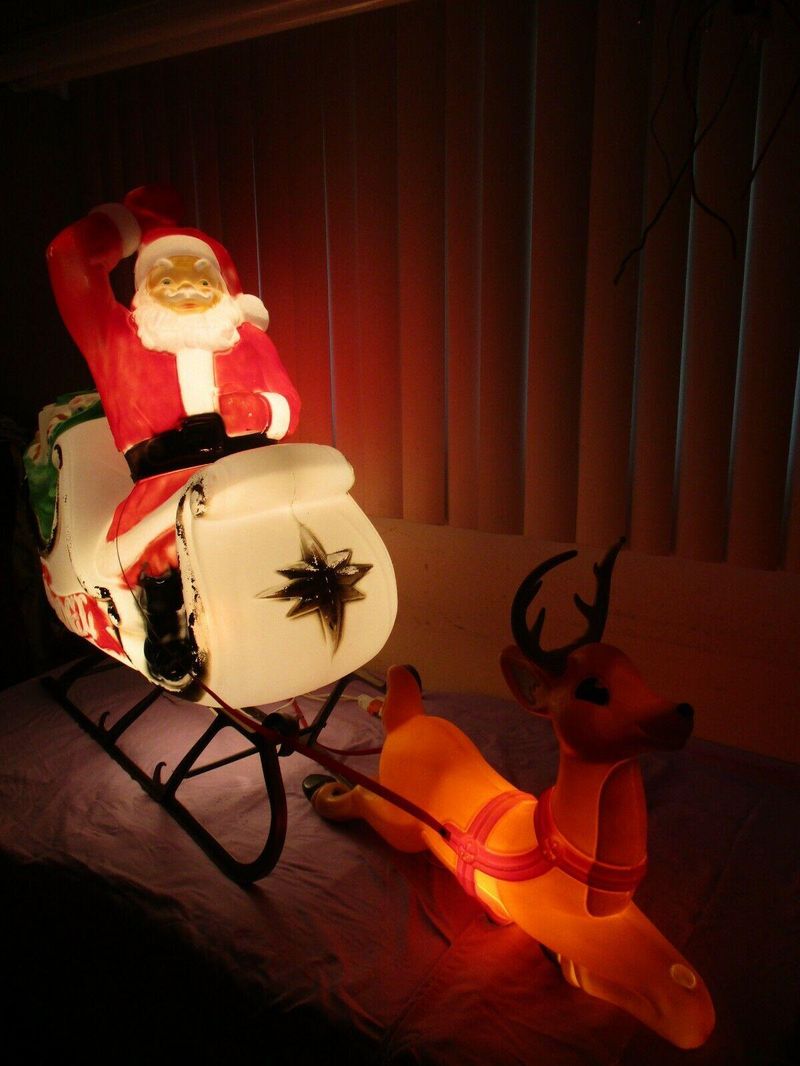 Santa sleigh Christmas decoration