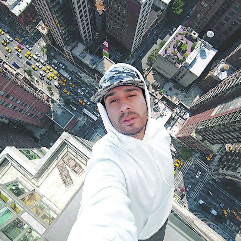Skyscraper selfie
