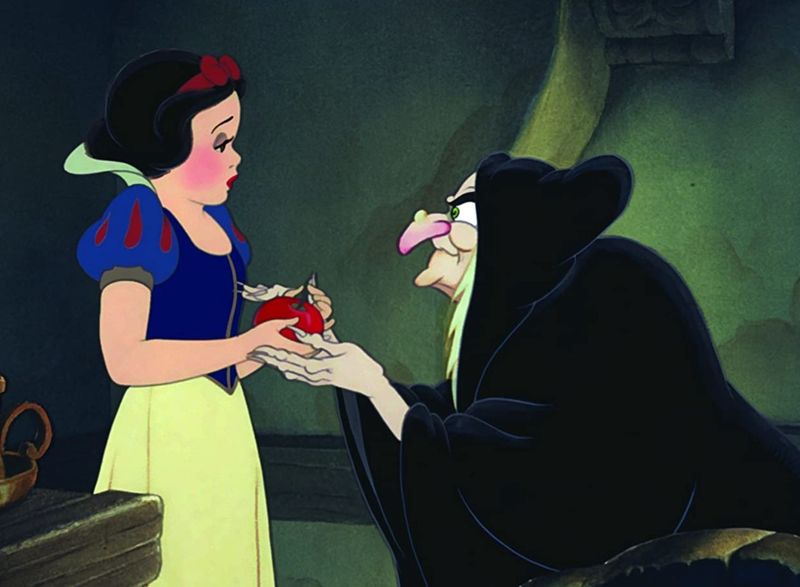 Snow White and the apple