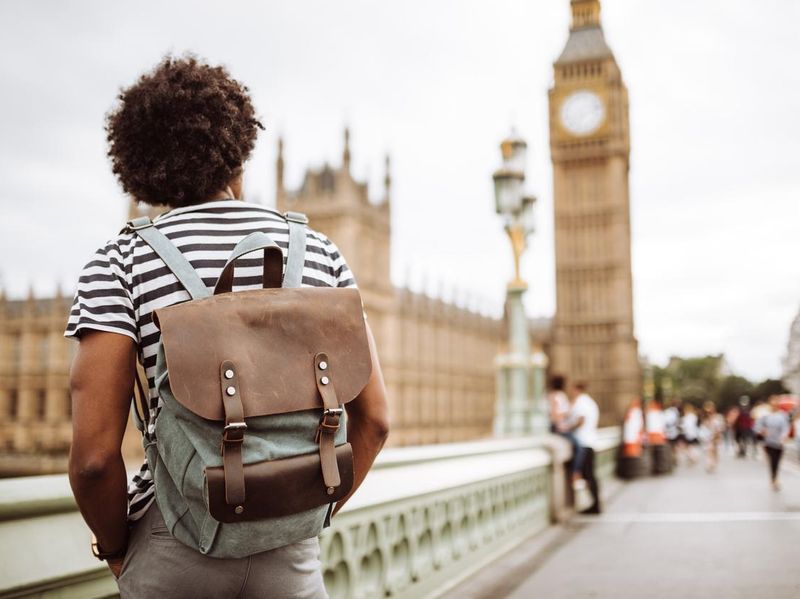 solo backpacker in london