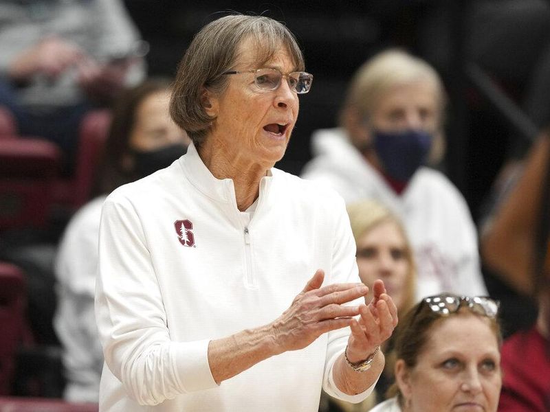 Stanford head coach Tara VanDerveer