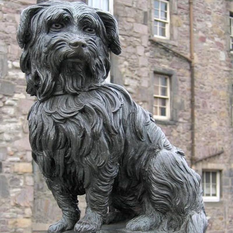 Statue of Greyfriars Bobby in Edingburgh