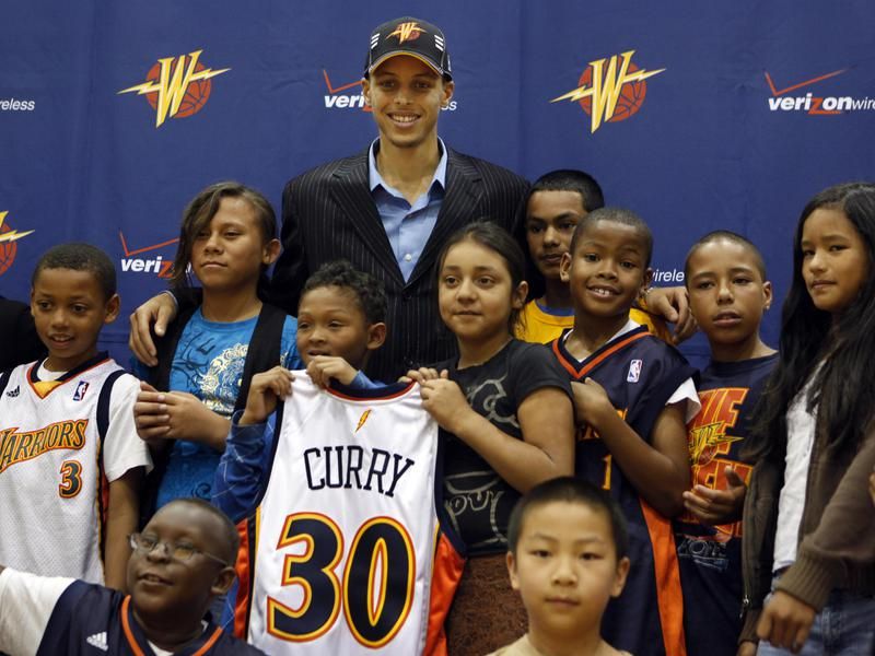 Steph Curry and Warriors fans