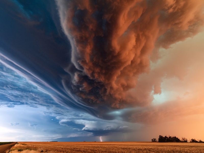Supercell thunderstorm with dramatic storm clouds