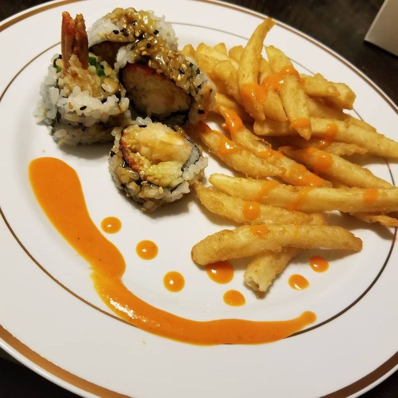 Sushi with fries