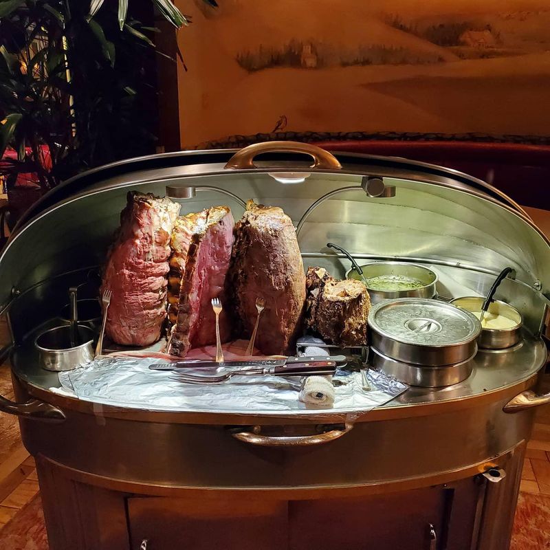 Tableside serving at House of Prime Rib