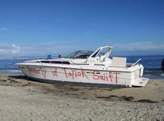 Taylor Swift's boat