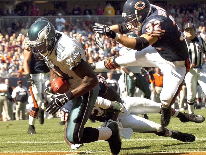 Terrell Owens scores touchdown against the Chicago Bears