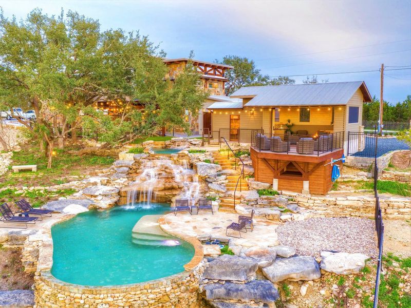 Texas Airbnb with amazing pool