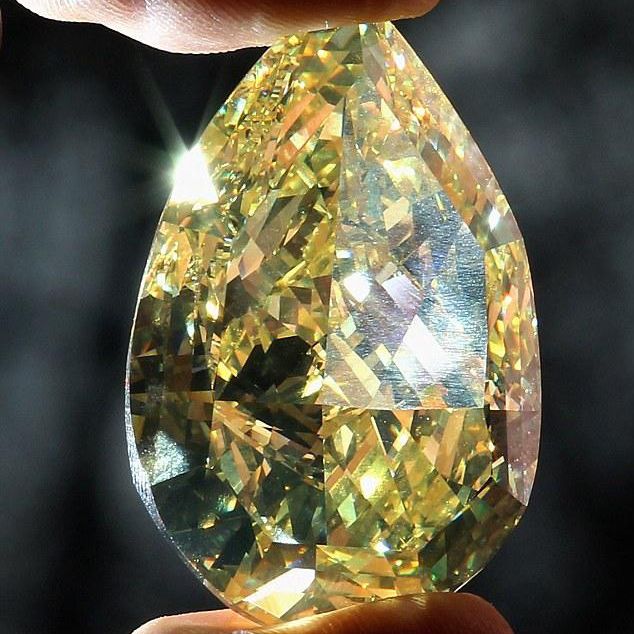 The Cora Sundrop Diamond
