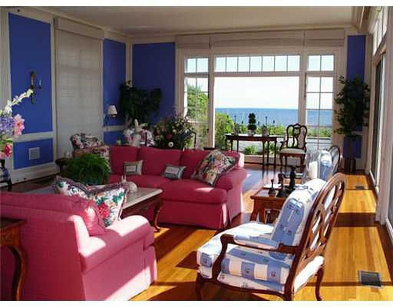 The estate's living room
