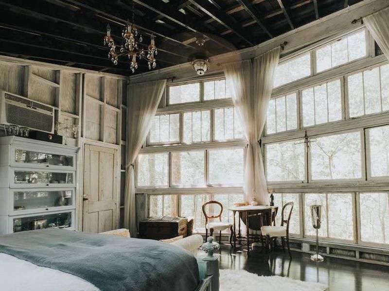 The Majestic Treehouse Romantic, Luxury Retreat interior