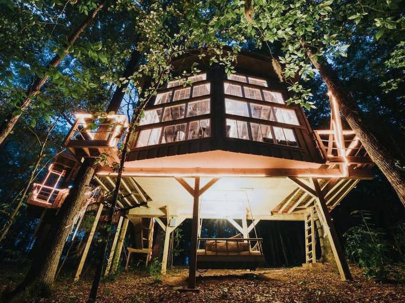 The Majestic Treehouse Romantic, Luxury Retreat