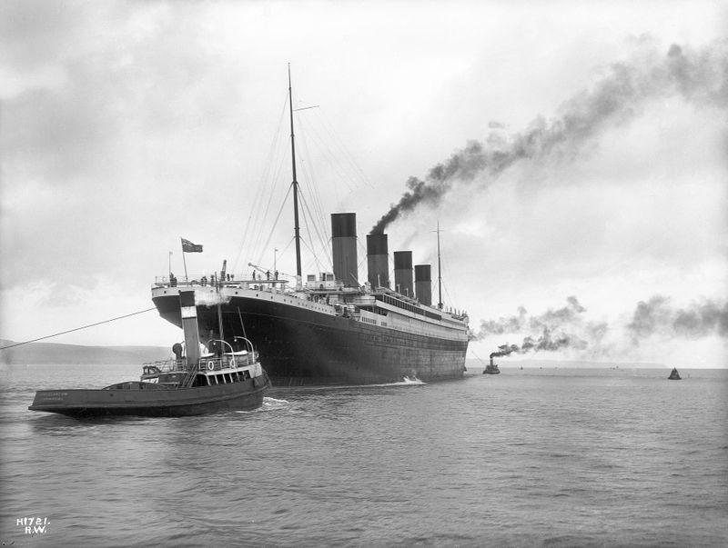 The Titanic leaving port