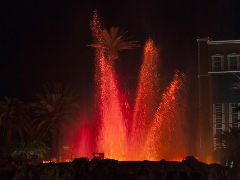 The volcano attraction in front of The Mirage Hotel & Casino