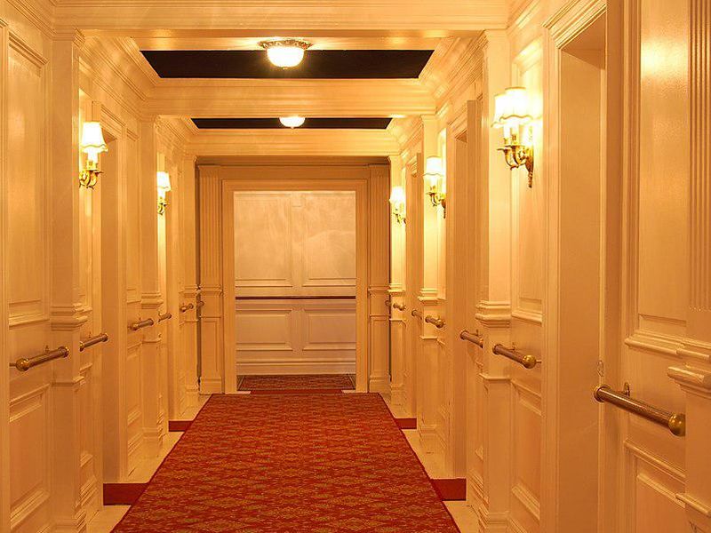 Titanic hallway