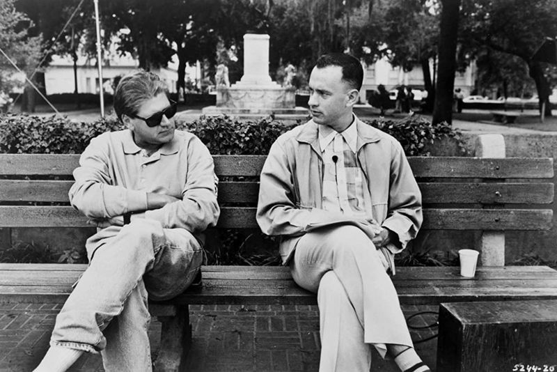 Tom Hanks and director Richard Zemckis talking while filming Forrest Gump