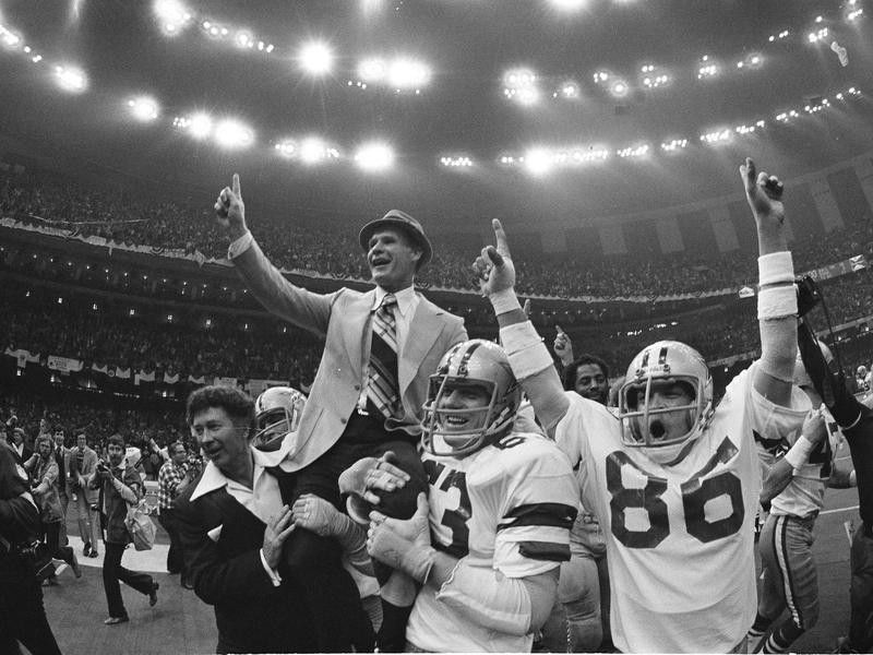 Tom Landry and the 1977 Cowboys