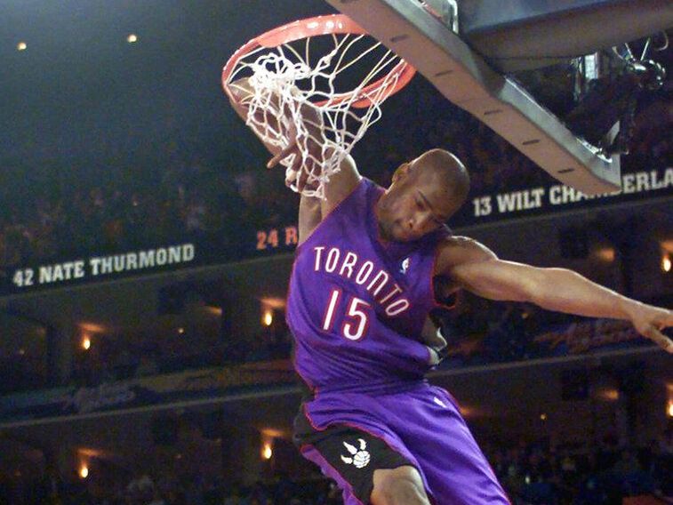 Toronto Raptors star Vince Carter dunking