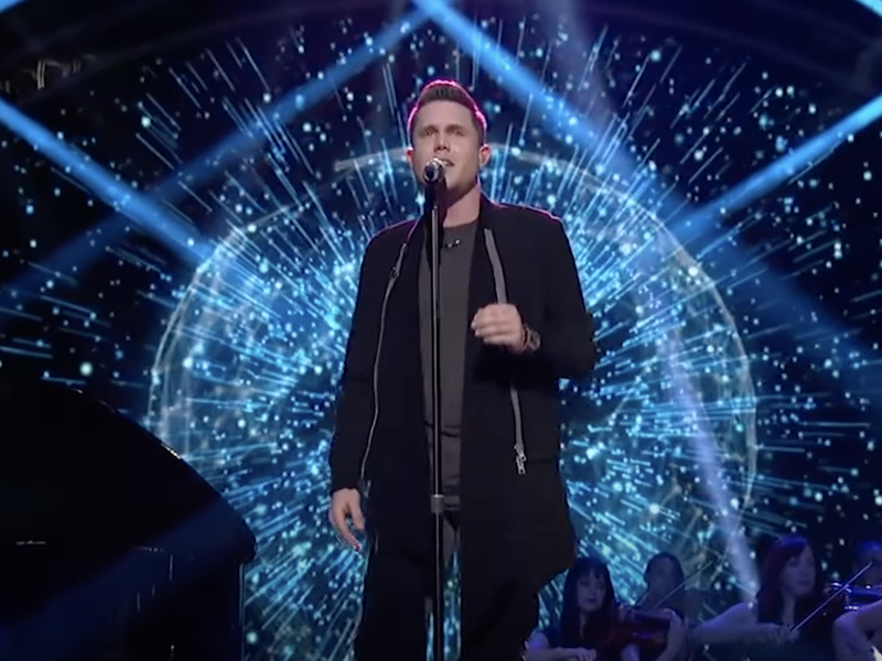 Trent Harmon singing Chandelier on American Idol