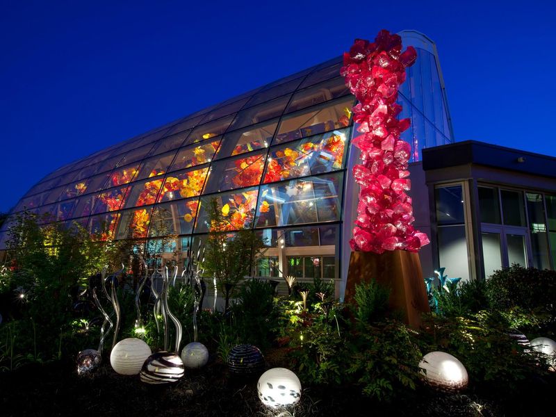 “Viola Crystal Tower" by Chihuly