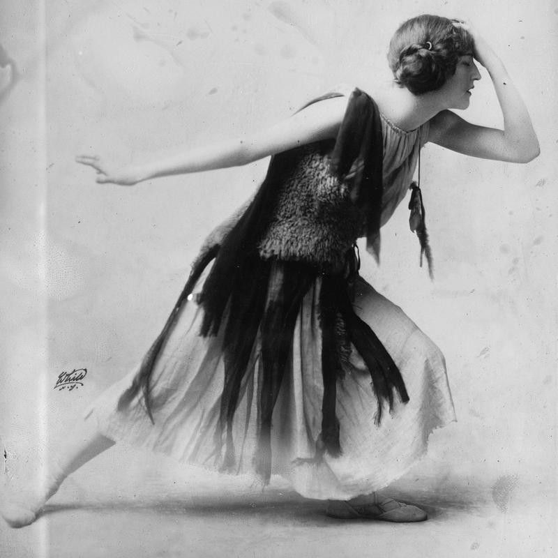 Violet Romer in Flapper Dress, a classic 1920s fashion trend