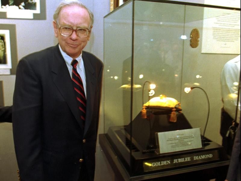 Warren Buffett with Golden Jubilee Diamond on Display