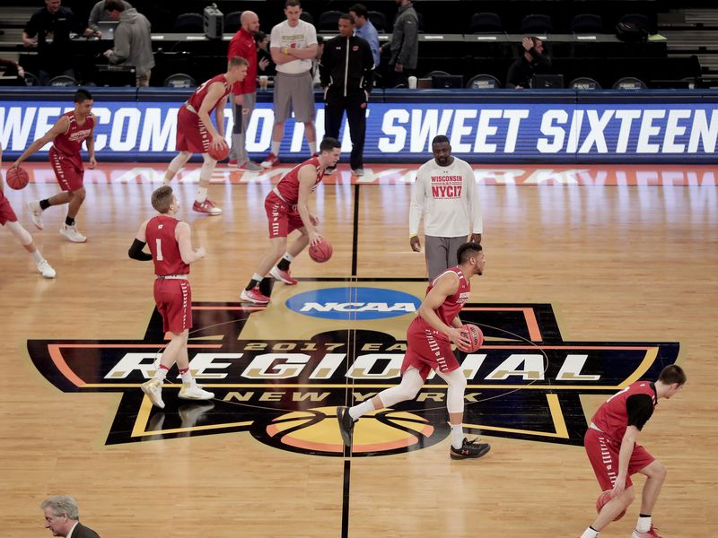 Wisconsin players practicing at Madison Square Garden in 2017