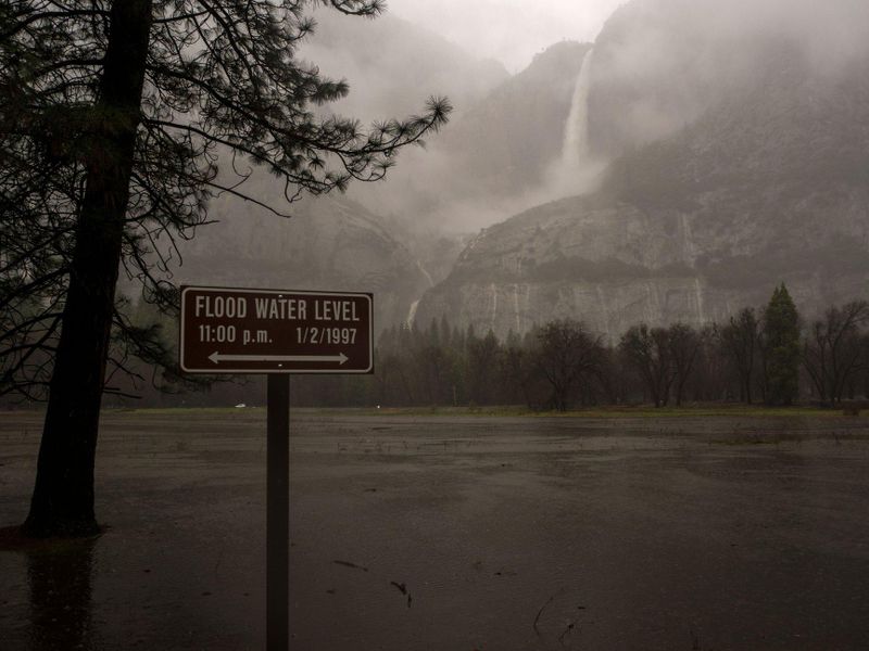 Yosemite flood sign